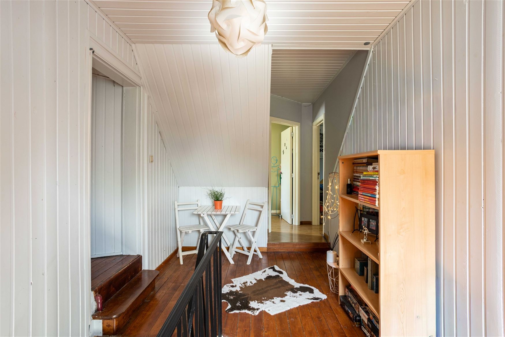 Wonen op een toplocatie waar rust, ruimte en bereikbaarheid perfect samenkomen? Dan is deze verzorgde halfopen gezinswoning in Gentbrugge precies wat ...