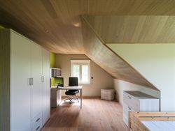 Verborgen tussen de weilanden, bereikbaar via een private oprijlaan en omgeven door rust, ligt deze unieke farmhouse op een uitzonderlijk perceel van ...