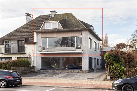 Op zoek naar een appartement dat u volledig naar uw eigen smaak kunt transformeren? Dit verrassend ruime duplex appartement van ongeveer 164 m² langs...