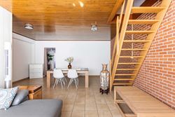 Twee woningen, één gezamenlijk renovatieproject en vooral heel wat mogelijkheden. Deze twee aanpalende eigendommen worden samen verkocht en bieden d...