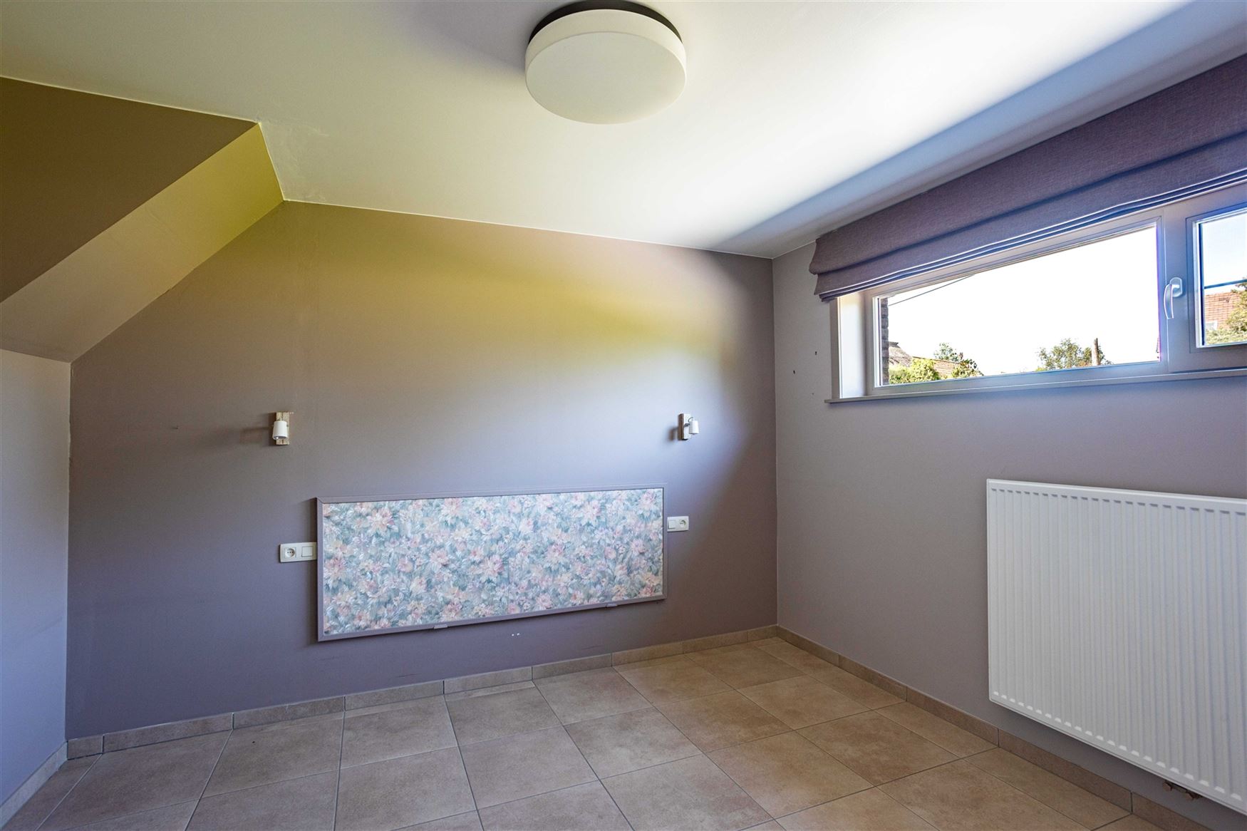 Landelijk wonen, veel licht en volledige privacy. Deze open bebouwing in Lochristi biedt 207 m² woonruimte op een mooi perceel van bijna 800 m². Een...