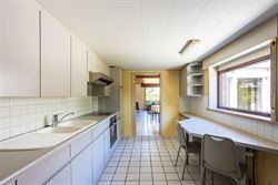 Landelijk wonen, veel licht en volledige privacy. Deze open bebouwing in Lochristi biedt 207 m² woonruimte op een mooi perceel van bijna 800 m². Een...