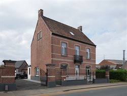 Deze voormalige woning van Lucien Buysse - Tour de France winnaar 1926 - heeft maar liefst 542 m² bewoonbare oppervlakte op een perceel van 1.373 m²...