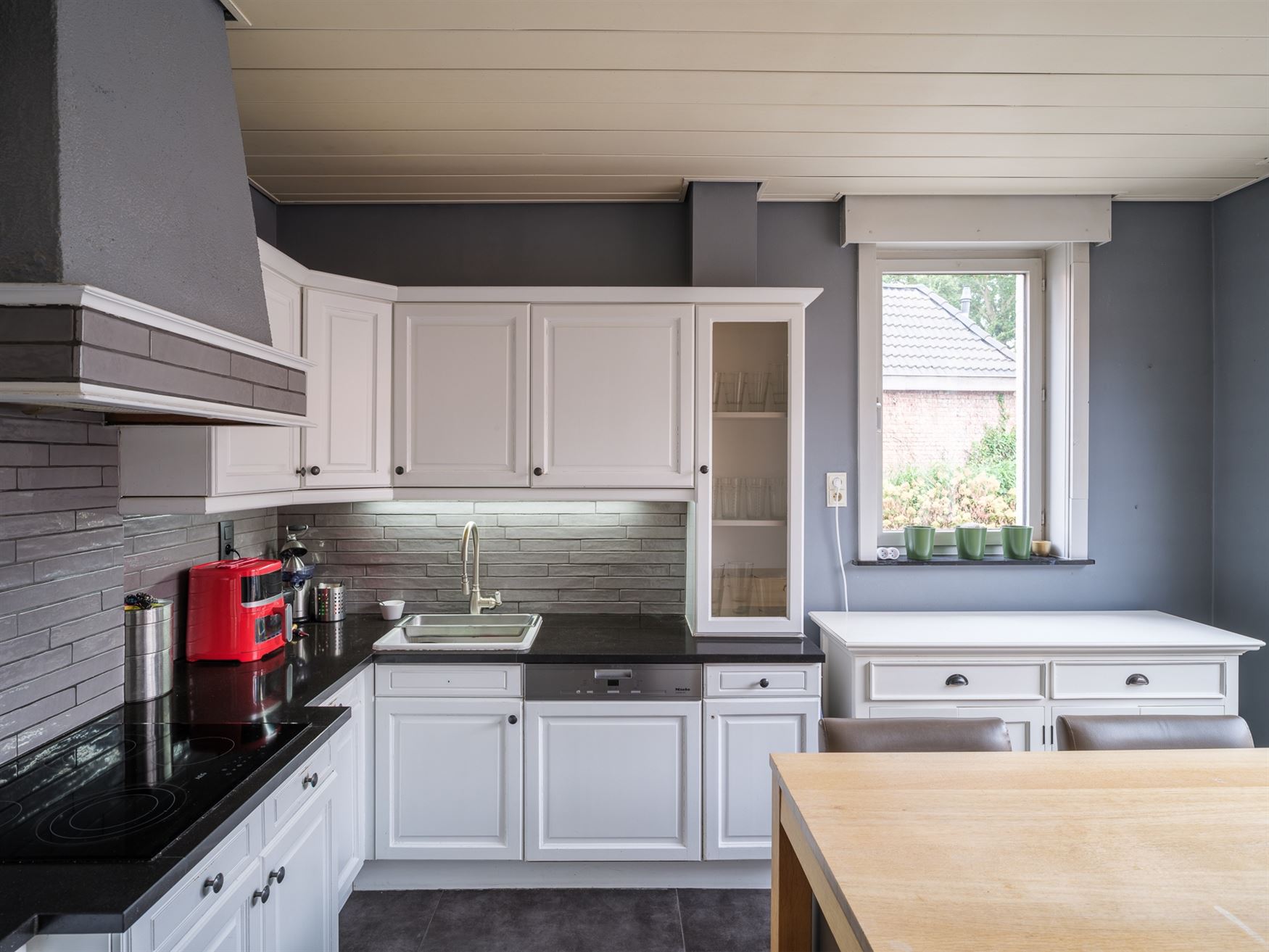 Dit is niet zomaar een woning met een link naar de wielergeschiedenis. Dit is de voormalige woning van Lucien Buysse, winnaar van de Tour de France va...