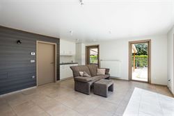 Landelijk wonen, veel licht en volledige privacy. Deze open bebouwing in Lochristi biedt 207 m² woonruimte op een mooi perceel van bijna 800 m². Een...