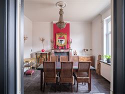Deze voormalige woning van Lucien Buysse - Tour de France winnaar 1926 - heeft maar liefst 542 m² bewoonbare oppervlakte op een perceel van 1.373 m²...