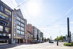 Zichtbaarheid. Bereikbaarheid. En een locatie die werkt voor uw zaak.
Langs de Brusselsesteenweg bevindt zich deze commerciële ruimte van ca. 45 m²...