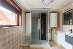 Een vrijstaande woning op 1.200 m², midden in een landelijke omgeving. Deze bungalow ligt in een kleinschalige cluster van acht woningen en biedt voo...