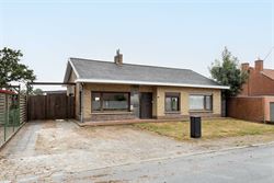 Een vrijstaande woning op 1.200 m², midden in een landelijke omgeving. Deze bungalow ligt in een kleinschalige cluster van acht woningen en biedt voo...