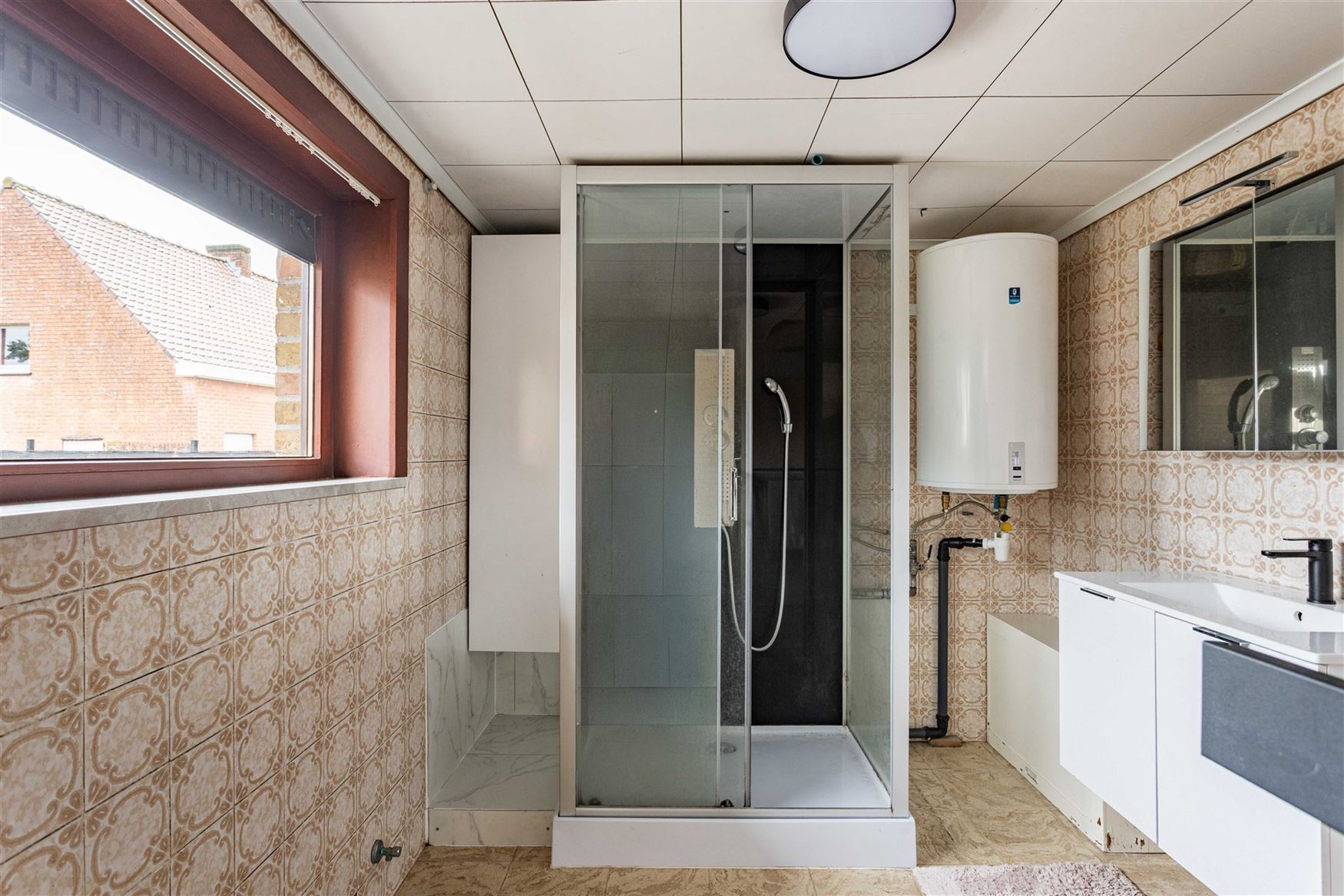 Een vrijstaande woning op 1.200 m², midden in een landelijke omgeving. Deze bungalow ligt in een kleinschalige cluster van acht woningen en biedt voo...
