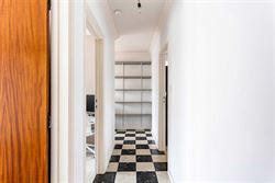 Een vrijstaande woning op 1.200 m², midden in een landelijke omgeving. Deze bungalow ligt in een kleinschalige cluster van acht woningen en biedt voo...