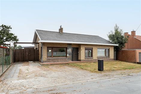 Een vrijstaande woning op 1.200 m², midden in een landelijke omgeving. Deze bungalow ligt in een kleinschalige cluster van acht woningen en biedt voo...