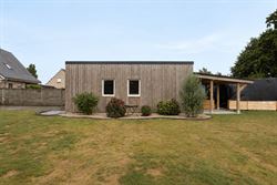 Een vrijstaande woning op 1.200 m², midden in een landelijke omgeving. Deze bungalow ligt in een kleinschalige cluster van acht woningen en biedt voo...