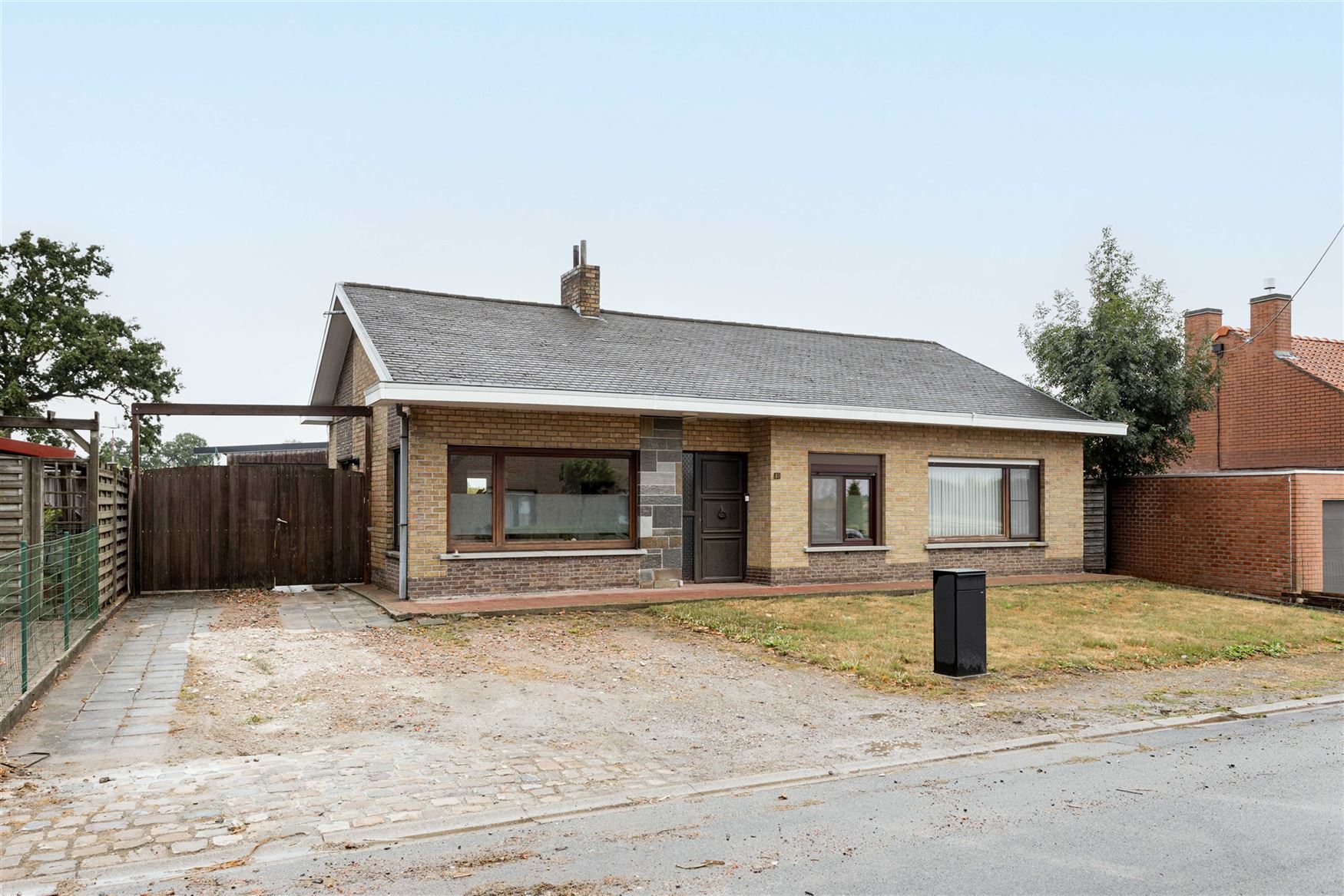 Een vrijstaande woning op 1.200 m², midden in een landelijke omgeving. Deze bungalow ligt in een kleinschalige cluster van acht woningen en biedt voo...