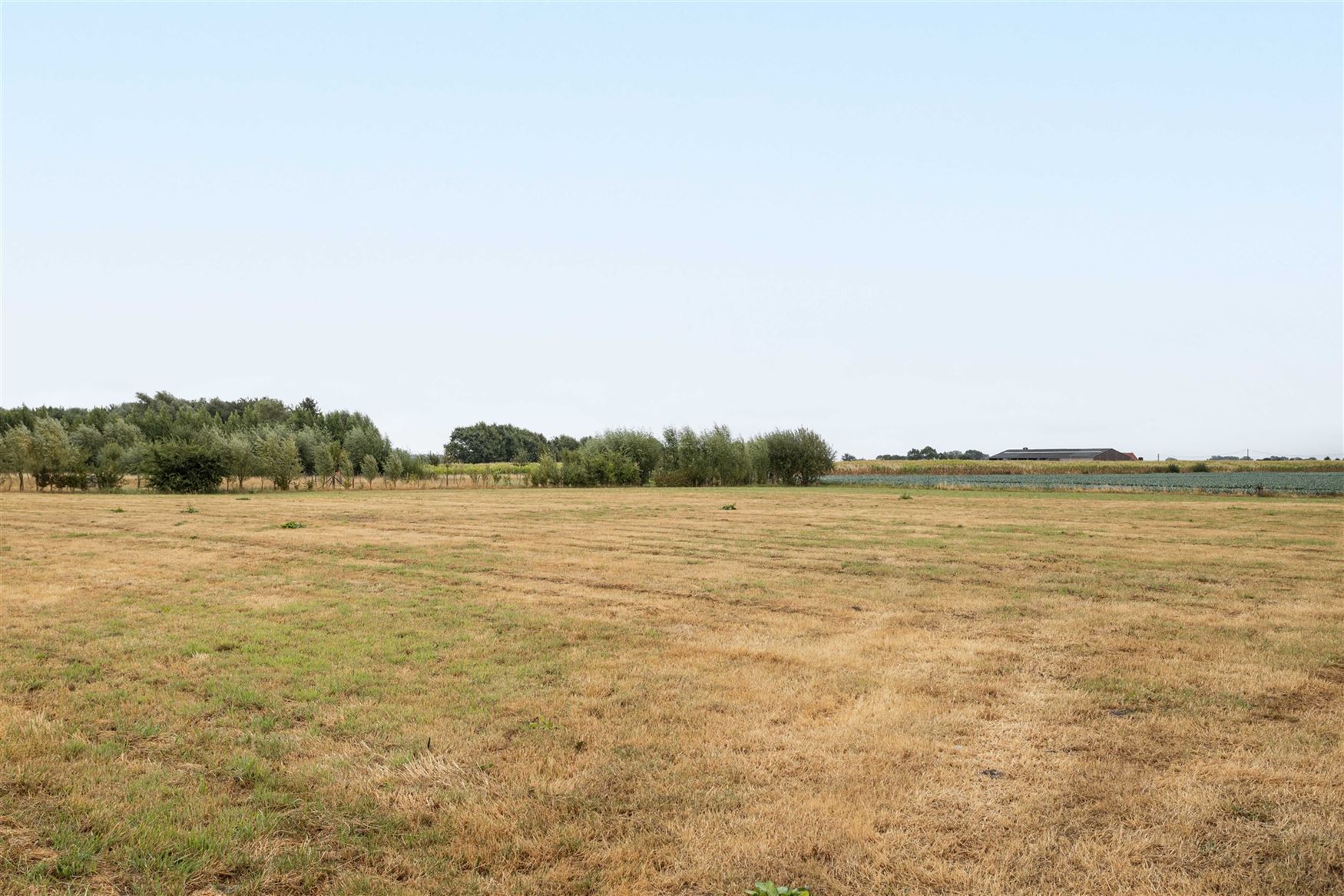 Een vrijstaande woning op 1.200 m², midden in een landelijke omgeving. Deze bungalow ligt in een kleinschalige cluster van acht woningen en biedt voo...