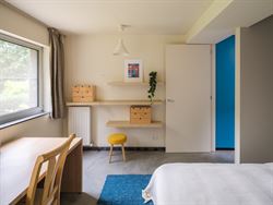 Op de grens met Sint-Martens-Latem ligt deze karaktervolle villa op een prachtig perceel van 1.311 m². Gebouwd in 1999, grondig gerenoveerd en in 201...