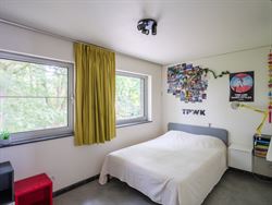 Op de grens met Sint-Martens-Latem ligt deze karaktervolle villa op een prachtig perceel van 1.311 m². Gebouwd in 1999, grondig gerenoveerd en in 201...