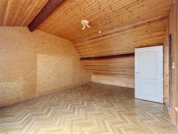 Wie ruimte, rust én renovatiepotentieel zoekt, vindt in de Maagdenstraat 63 in Ronse een bijzonder interessante basis. Rustig gelegen nabij het Muzie...