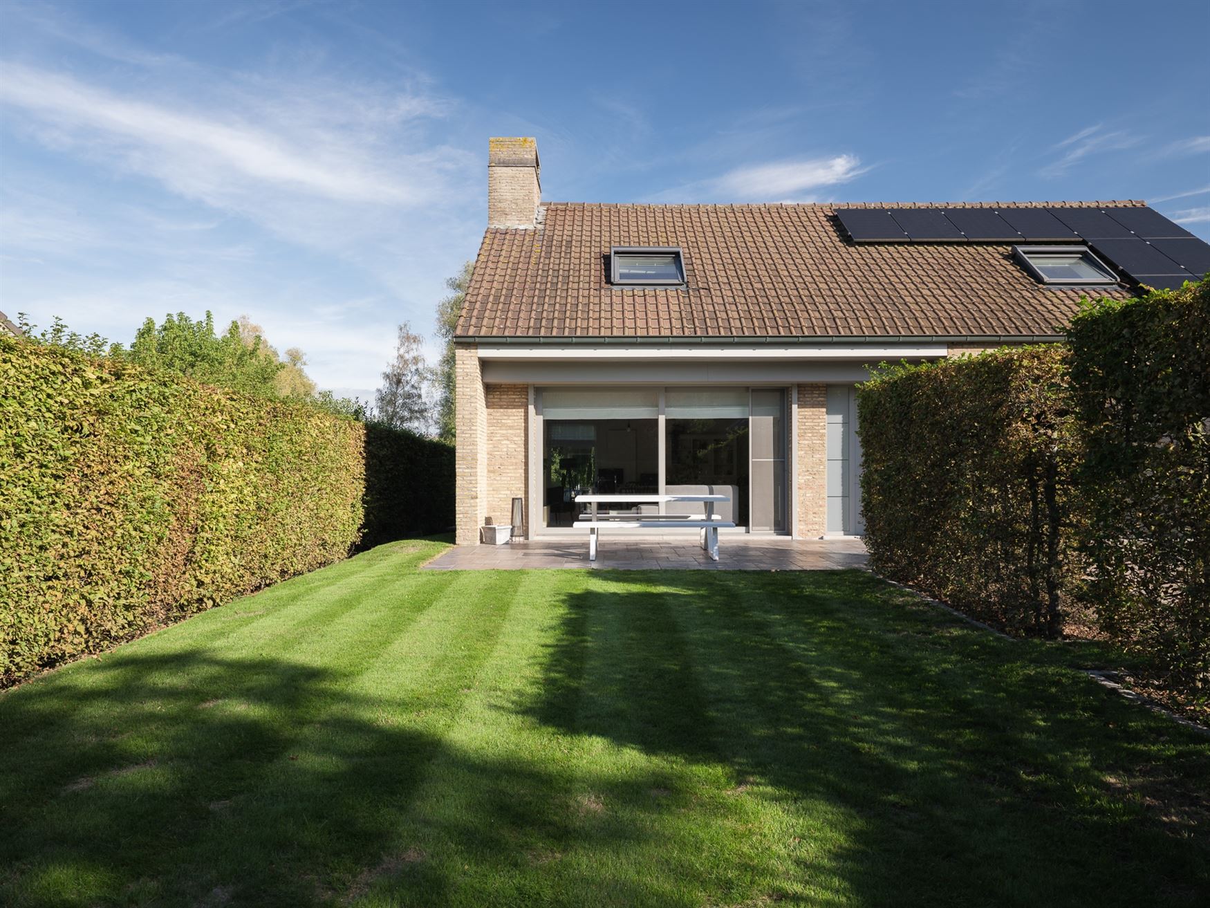291 m² aan ruimte voor het gezinsleven. En voor jouw plannen.

In de geliefde Orkaanstraat in Roeselare ligt deze vrijstaande gezinswoning met 291 ...