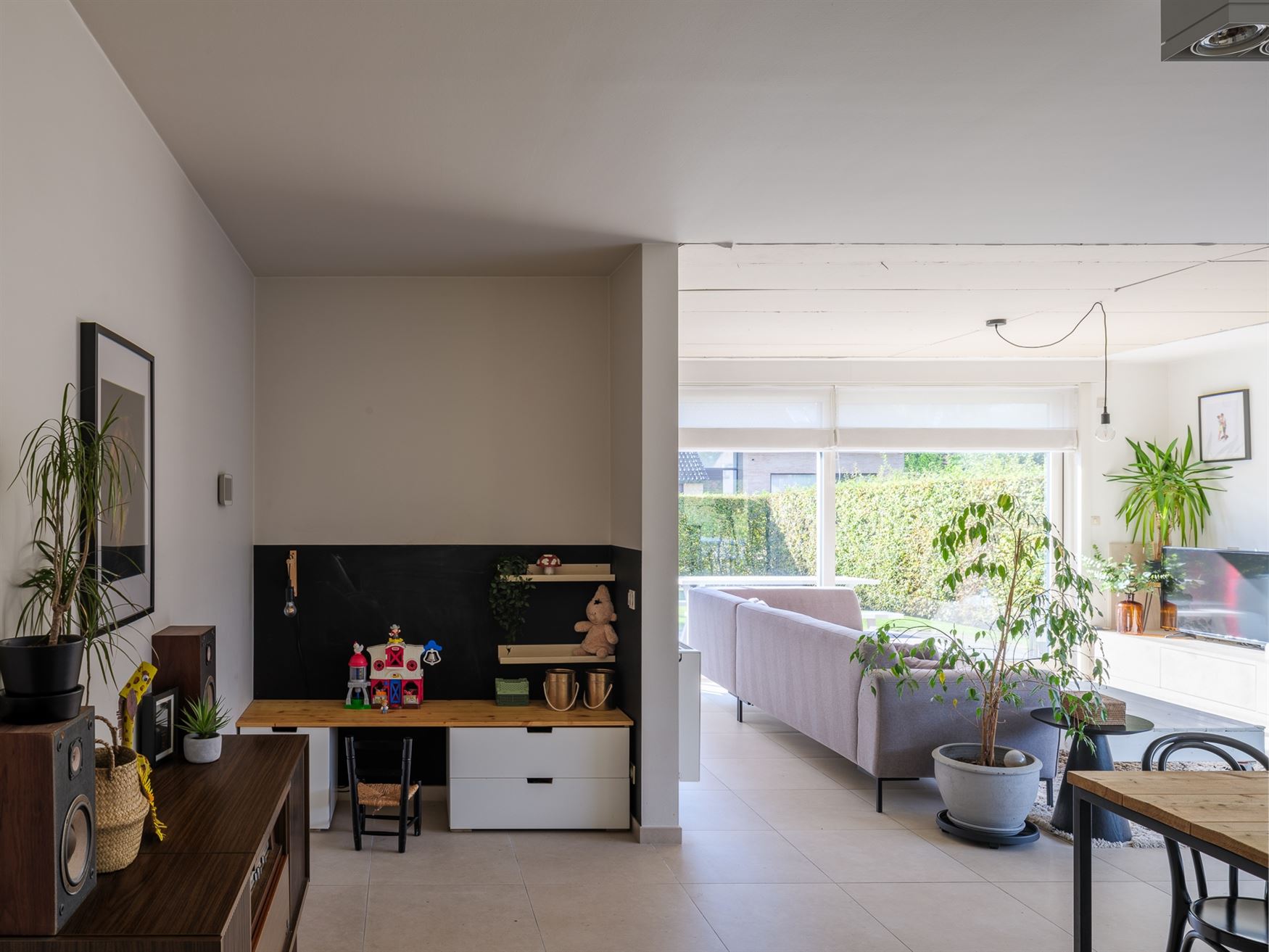 291 m² aan ruimte voor het gezinsleven. En voor jouw plannen.

In de geliefde Orkaanstraat in Roeselare ligt deze vrijstaande gezinswoning met 291 ...