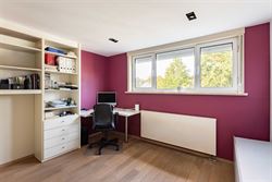 Zo’n huis waar veel gezinnen naar zoeken. En dat komt niet elke dag voorbij.

Vlak bij het centrum van Evergem ligt deze bijzonder verzorgde vrijs...