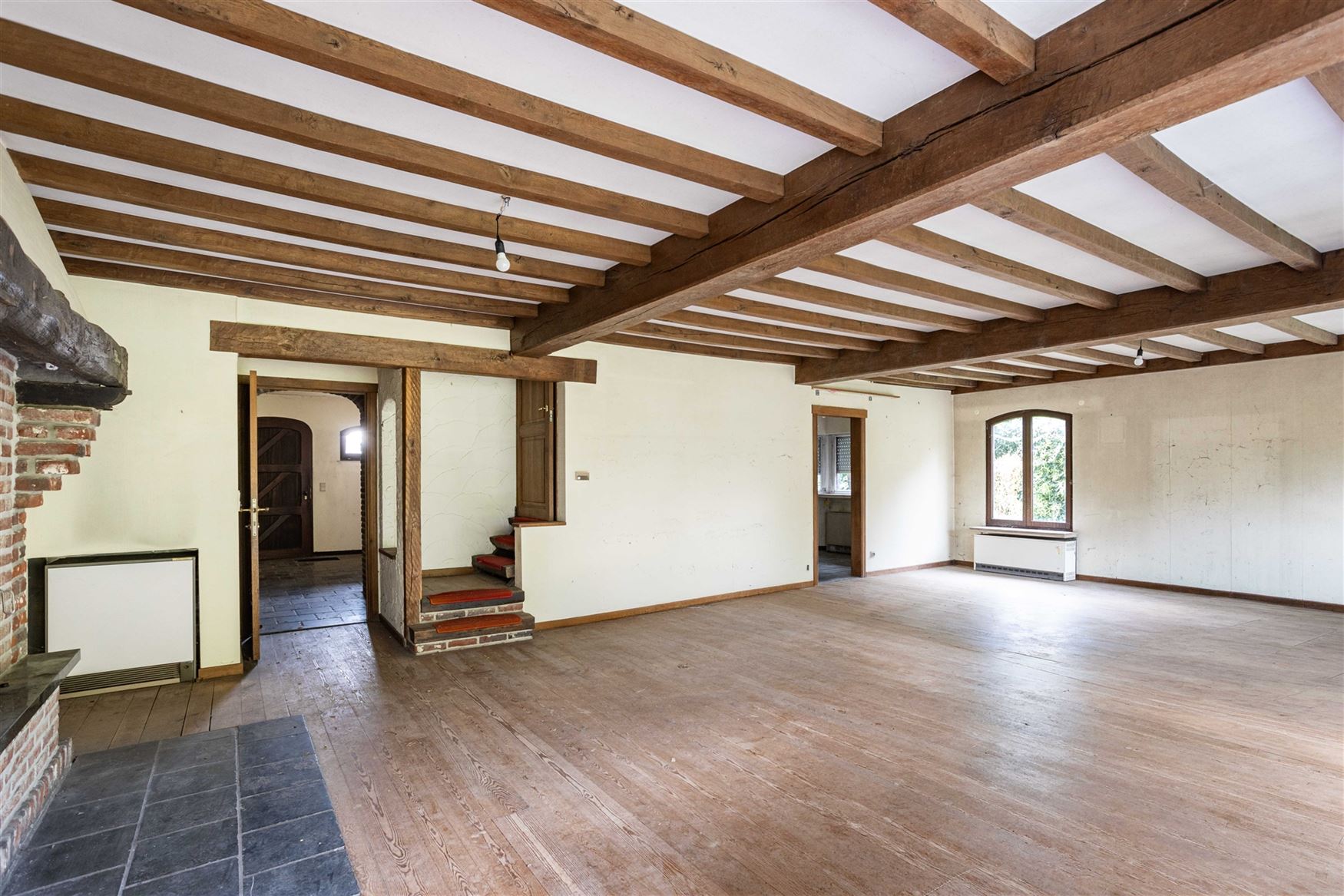 Groot denken begint hier.

In Eke wacht een domein van maar liefst 4.123 m² met een eigen bos. De bestaande villa is bestemd voor afbraak. Wat volg...