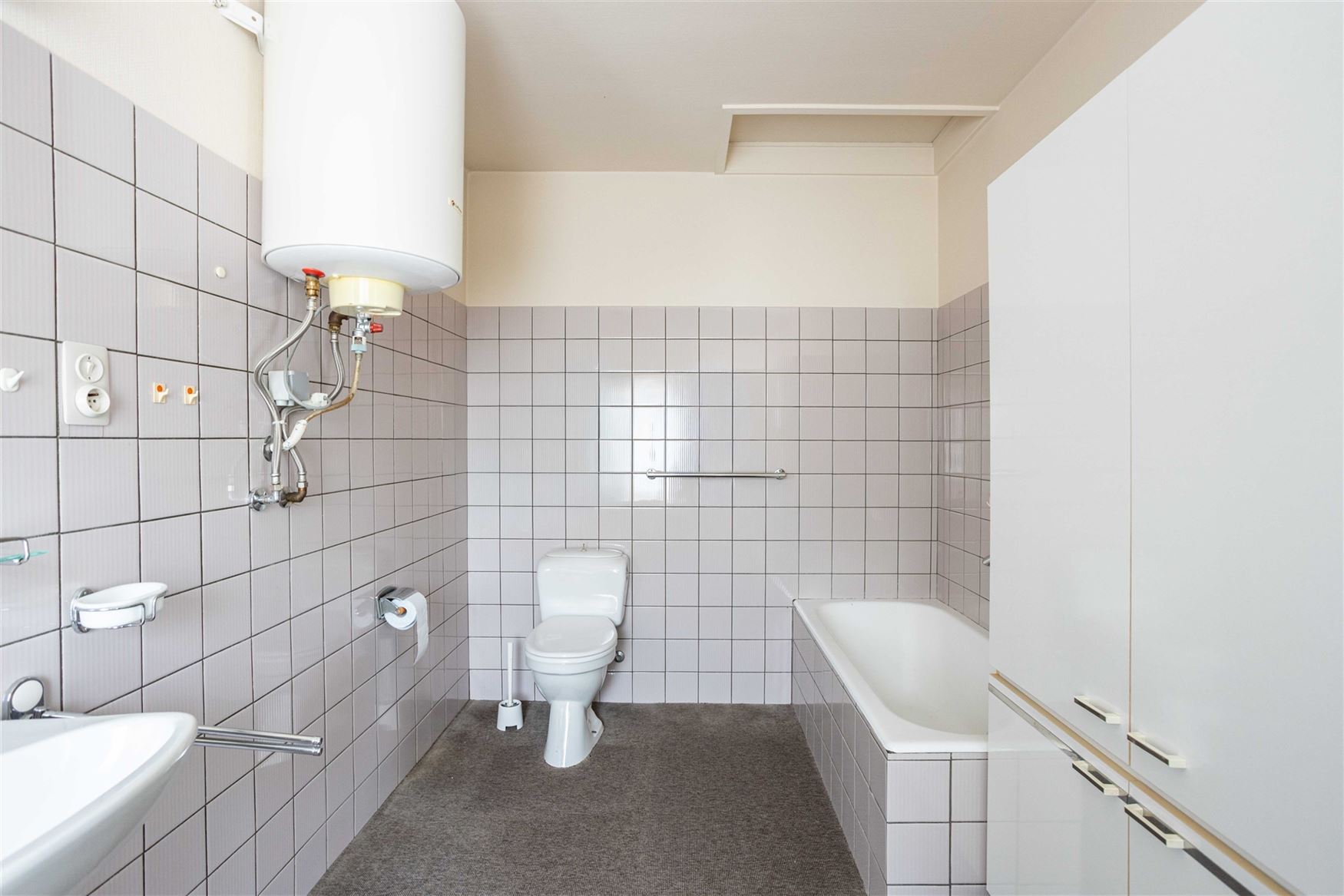 Een herkenbare retrolook. Alle ruimte voor een nieuwe woonvisie.

In het groene Sint-Maria-Aalter vind je deze vrijstaande woning met 146 m² woonop...