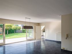Ben jij iemand die helemaal opleeft van zon en daglicht? Dan zou deze woning in Deinze je weleens heel gelukkig kunnen maken. Maar liefst 266 m² woon...