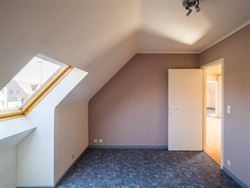 Ben jij iemand die helemaal opleeft van zon en daglicht? Dan zou deze woning in Deinze je weleens heel gelukkig kunnen maken. Maar liefst 266 m² woon...