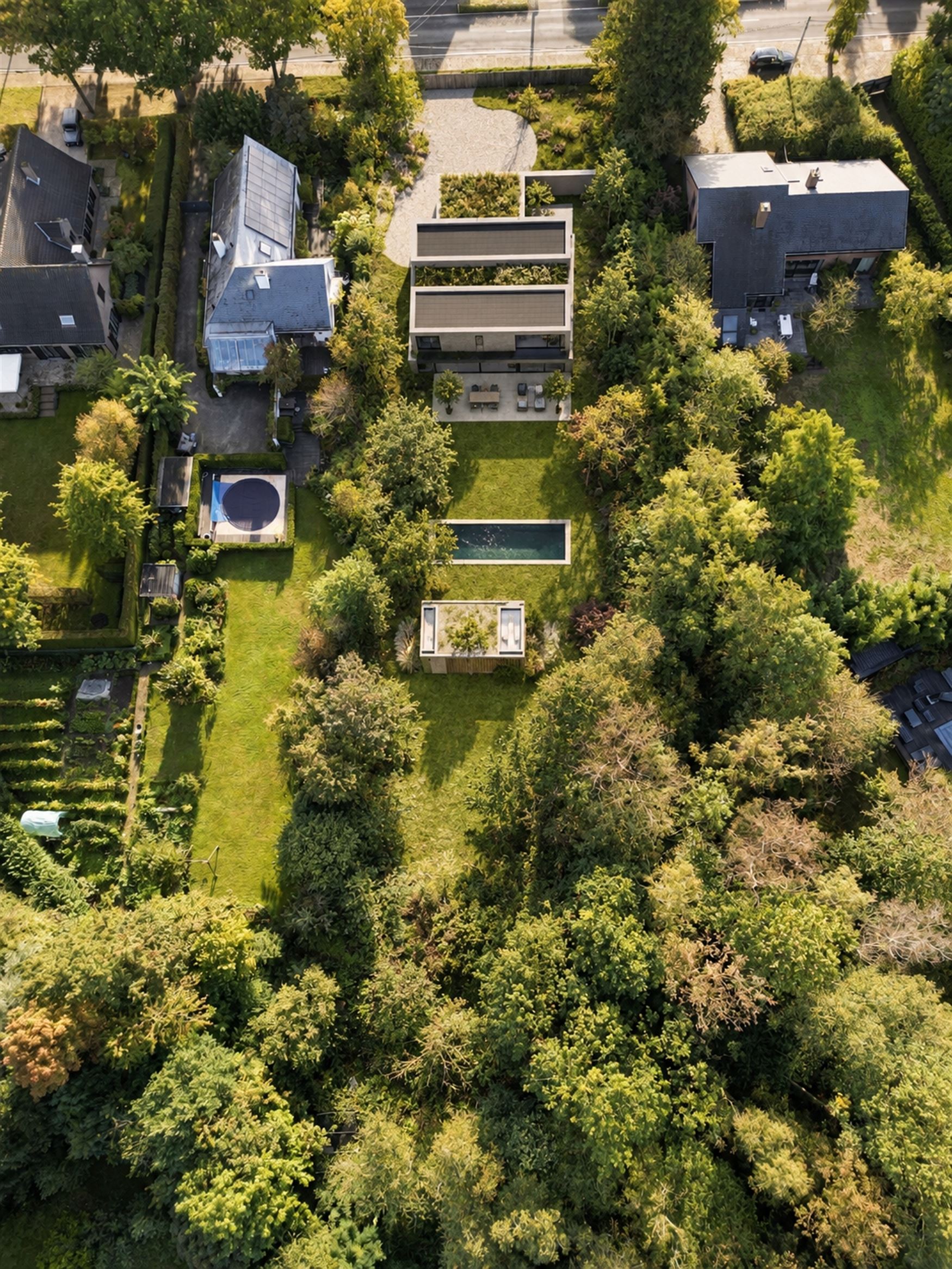Een villa met jouw signatuur. Een eigen bos als decor.

In Eke krijgt jouw woondroom een indrukwekkend vertrekpunt: een domein van maar liefst 4.123...