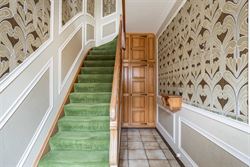 Een herkenbare retrolook. Alle ruimte voor een nieuwe woonvisie.

In het groene Sint-Maria-Aalter vind je deze vrijstaande woning met 146 m² woonop...