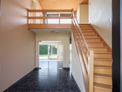 Ben jij iemand die helemaal opleeft van zon en daglicht? Dan zou deze woning in Deinze je weleens heel gelukkig kunnen maken. Maar liefst 266 m² woon...