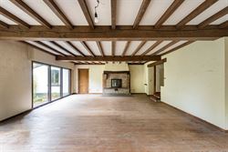 Groot denken begint hier.

In Eke wacht een domein van maar liefst 4.123 m² met een eigen bos. De bestaande villa is bestemd voor afbraak. Wat volg...