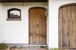 Groot denken begint hier.

In Eke wacht een domein van maar liefst 4.123 m² met een eigen bos. De bestaande villa is bestemd voor afbraak. Wat volg...