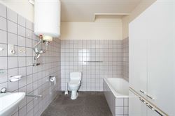 Een herkenbare retrolook. Alle ruimte voor een nieuwe woonvisie.

In het groene Sint-Maria-Aalter vind je deze vrijstaande woning met 146 m² woonop...