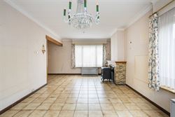 Een herkenbare retrolook. Alle ruimte voor een nieuwe woonvisie.

In het groene Sint-Maria-Aalter vind je deze vrijstaande woning met 146 m² woonop...