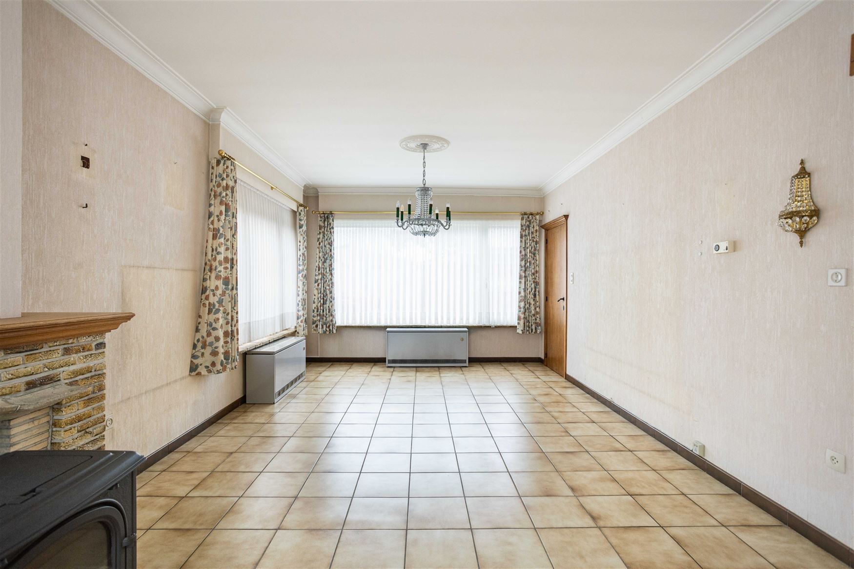 Een herkenbare retrolook. Alle ruimte voor een nieuwe woonvisie.

In het groene Sint-Maria-Aalter vind je deze vrijstaande woning met 146 m² woonop...
