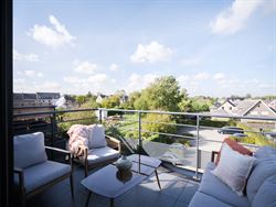 Twee verdiepingen. Twee balkons. En alle comfort van hedendaags wonen.

In het charmante Balegem bevindt zich dit appartement van 92,2 m², gelegen ...