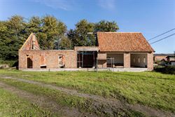 Sommige kansen komen maar één keer voorbij. En dit zou weleens zo’n kans kunnen zijn.

In het landelijke Hoetsel in Zomergem wacht een domein da...