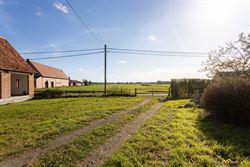 Sommige kansen komen maar één keer voorbij. En dit zou weleens zo’n kans kunnen zijn.

In het landelijke Hoetsel in Zomergem wacht een domein da...