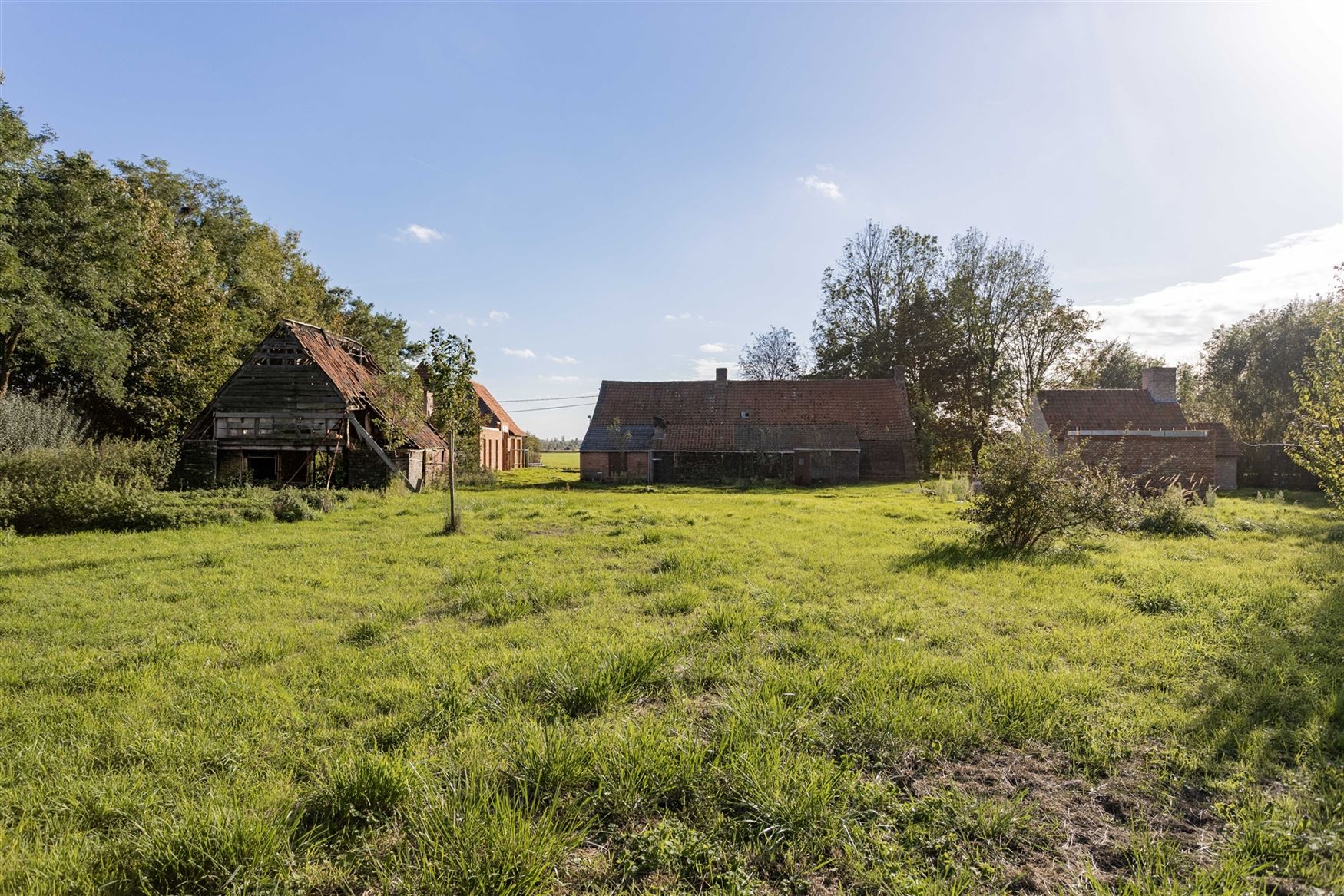 Sommige kansen komen maar één keer voorbij. En dit zou weleens zo’n kans kunnen zijn.

In het landelijke Hoetsel in Zomergem wacht een domein da...