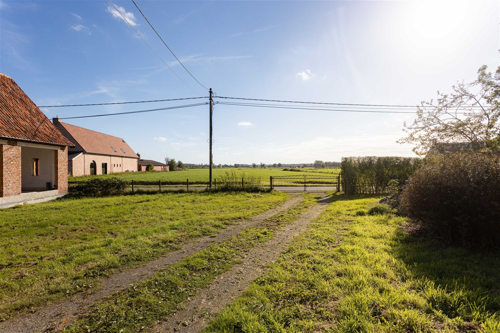Sommige kansen komen maar één keer voorbij. En dit zou weleens zo’n kans kunnen zijn.

In het landelijke Hoetsel in Zomergem wacht een domein da...