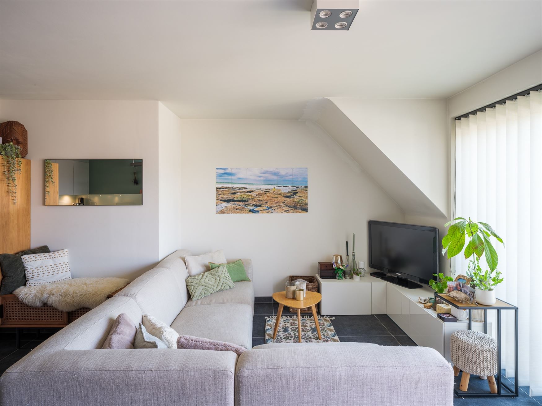Twee verdiepingen. Twee balkons. En alle comfort van hedendaags wonen.

In het charmante Balegem bevindt zich dit appartement van 92,2 m², gelegen ...