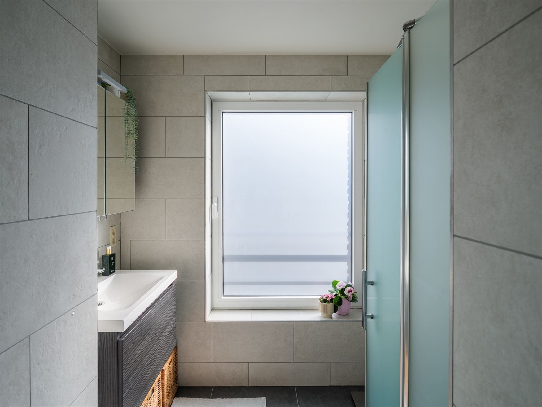 Twee verdiepingen. Twee balkons. En alle comfort van hedendaags wonen.

In het charmante Balegem bevindt zich dit appartement van 92,2 m², gelegen ...