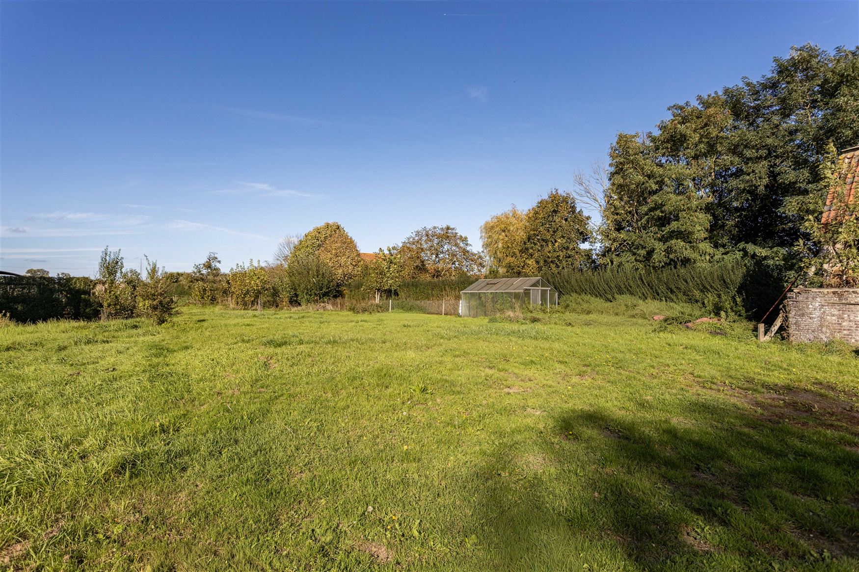 Sommige kansen komen maar één keer voorbij. En dit zou weleens zo’n kans kunnen zijn.

In het landelijke Hoetsel in Zomergem wacht een domein da...