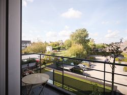 Twee verdiepingen. Twee balkons. En alle comfort van hedendaags wonen.

In het charmante Balegem bevindt zich dit appartement van 92,2 m², gelegen ...