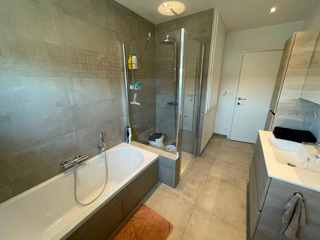 Foto 14 : Woning te 3850 NIEUWERKERKEN (België) - Prijs &euro; 975