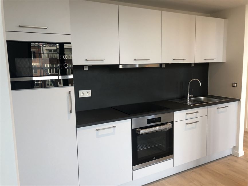 Appart 1CH neuf meublé + terrasse: dingue!