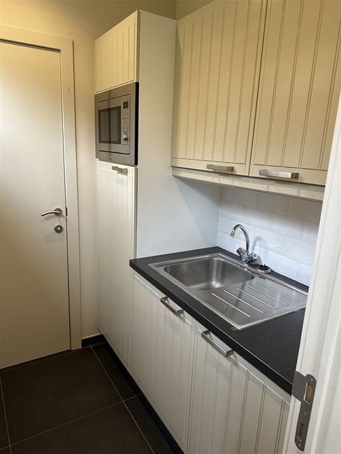 Magnifique bureaux + 1 Garage !