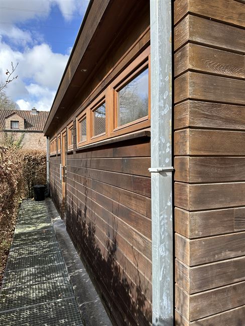 Magnifique bureaux + 1 Garage !